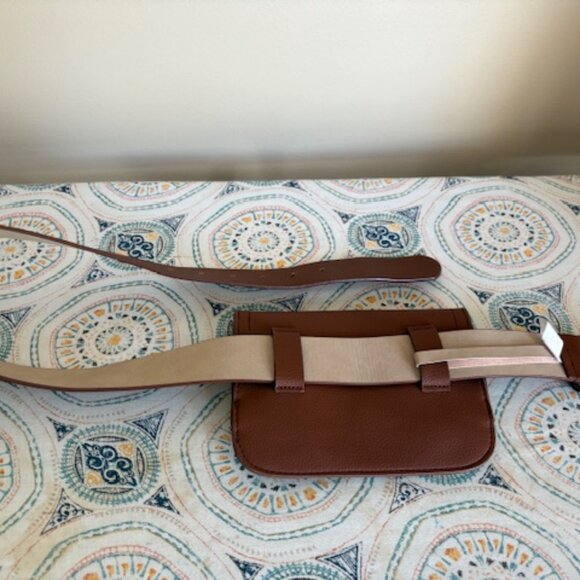 Vince Camuto belt bag - Picture 3 of 4